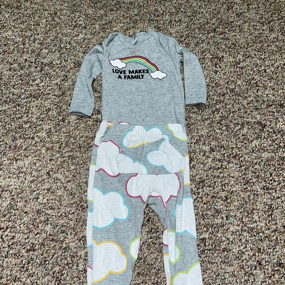 Boys, girls Okie Dokie Gray Cotton Blend outfit size 6 months rainbow clouds